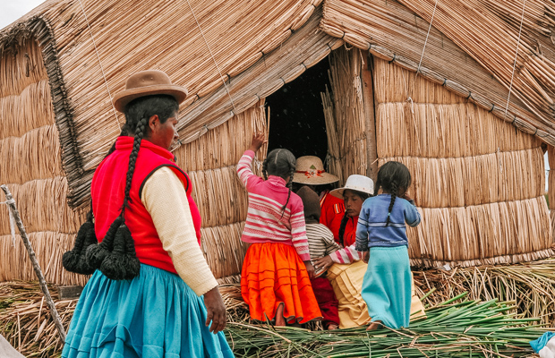 Ilhas flutuantes do Titicaca 