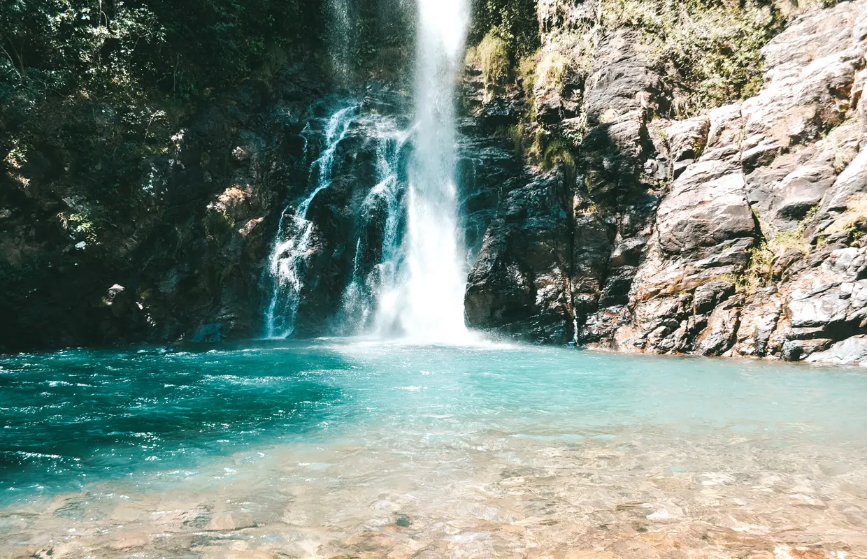 Cachoeira da Serra Azul, em Nobres: