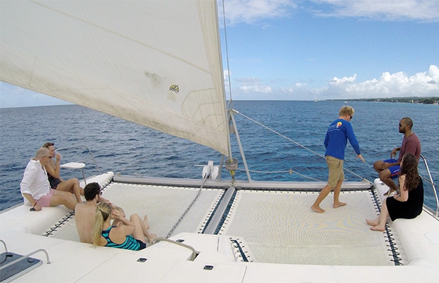 O imperdível passeio de catamarã em Barbados