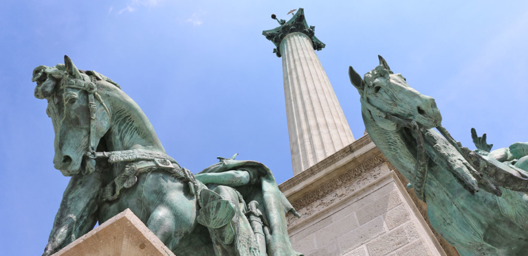 Praça dos Heróis: tudo sobre a praça mais famosa de Budapeste