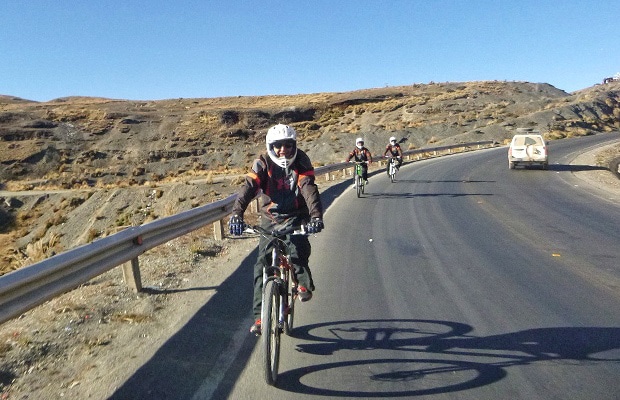 Aventura em La Paz: como é descer a Estrada da Morte de bicicleta