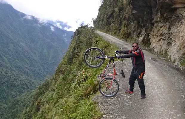 Como é descer a Estrada da Morte