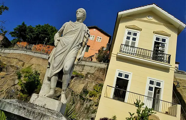 Conheça a Pequena África no centro do Rio de Janeiro