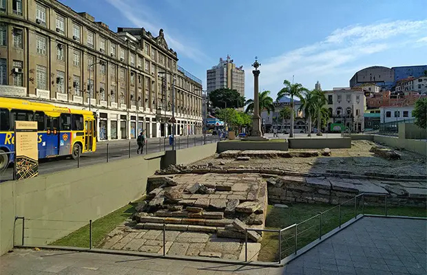 Conheça a Pequena África no centro do Rio de Janeiro