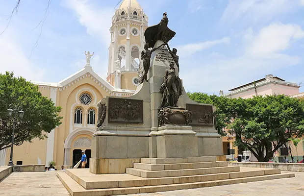 Casco Viejo: um dia no Panamá