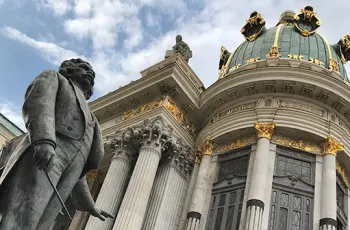 Como é a visita ao Teatro Municipal do Rio de Janeiro