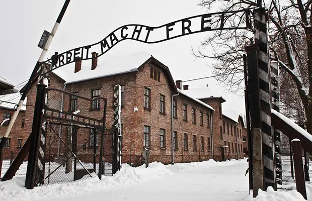 Quando ir a Auschwitz