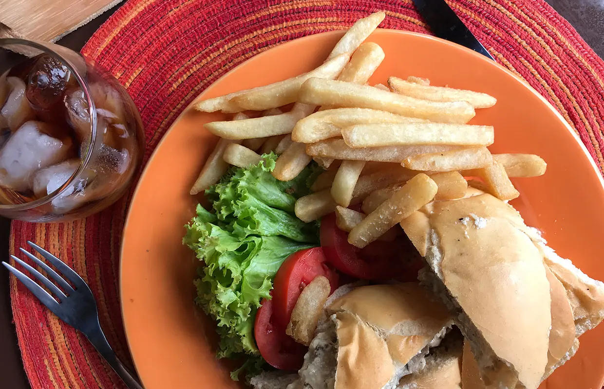 Onde comer em Fernando de Noronha sem gastar muito