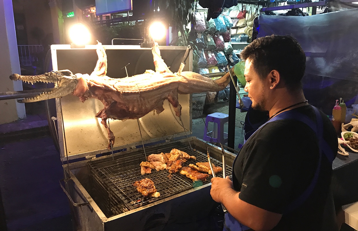Khao San Road: a rua das comidas exóticas de Bangkok